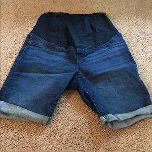 Size 2 maternity Bermuda shorts